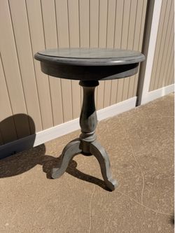 Round top table