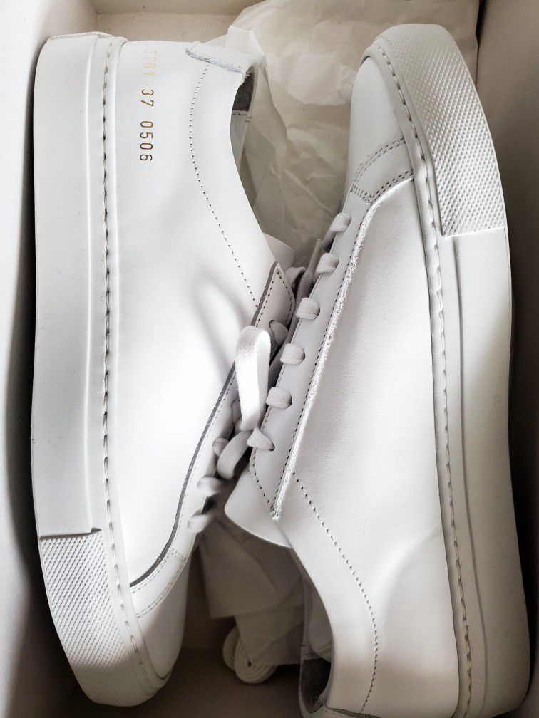 Fjern møde Ikke kompliceret Woman By Common Projects New Leather Sneakers for Sale in South  Farmingdale, NY - OfferUp