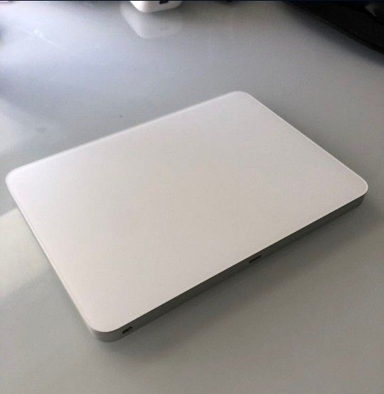 Apple Magic Trackpad 2 Like New Barely Used, Excellent 