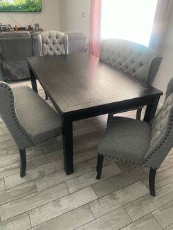 Dining Table Set – Table + 6 Upholstered Chairs