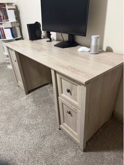 VERY STURDY DESK