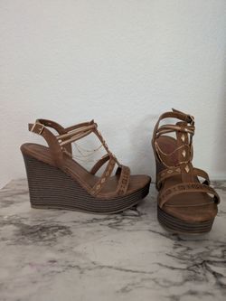 Size 7, New/ Never Used, brown wedges