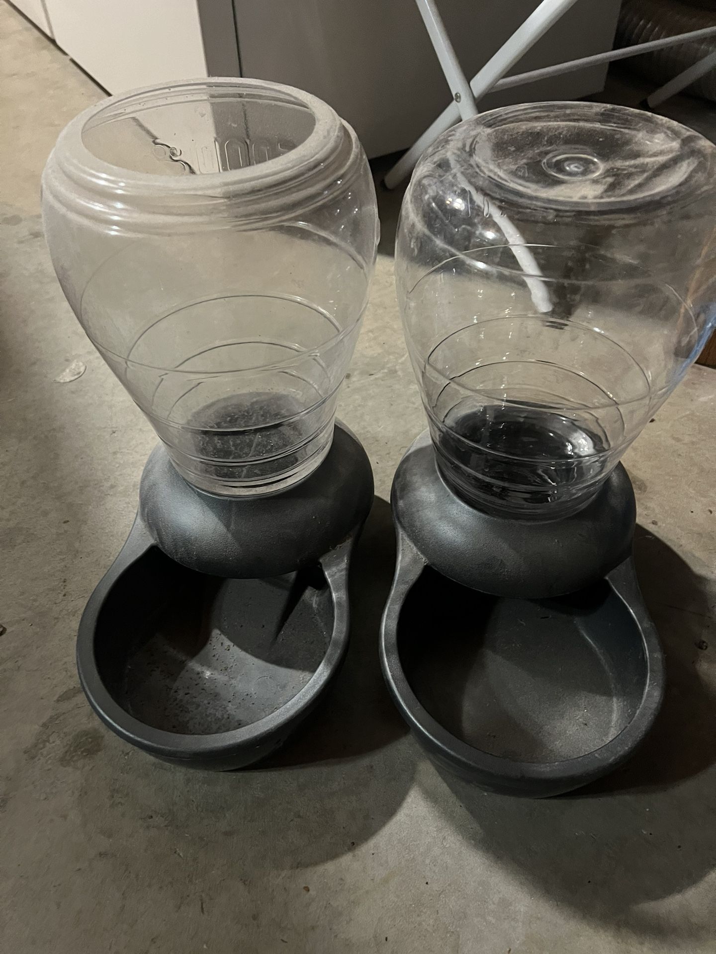 Dog/Cat Food And Water Dispensing Bowls