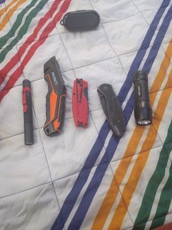 Knives Flashlights