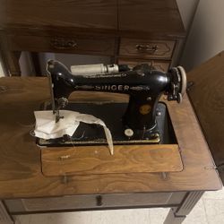 Singer Sewing Machine 
