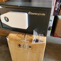 Sentry Safe X105 Digital Safe