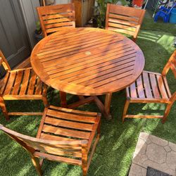 RockWood Round Teak Table And 5 Chairs for Sale in San Diego