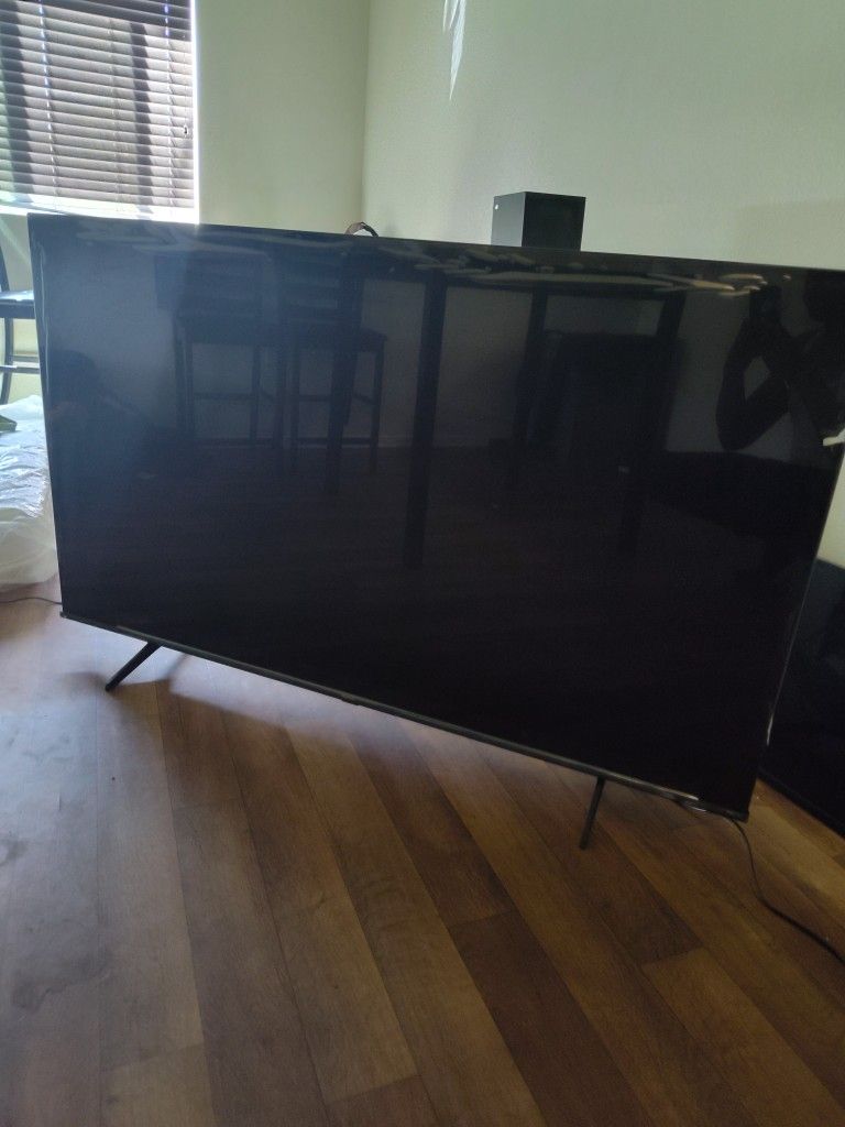 65in Roku Hisense Tv