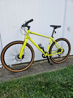 Raleigh Redux 2 Hybrid Bike