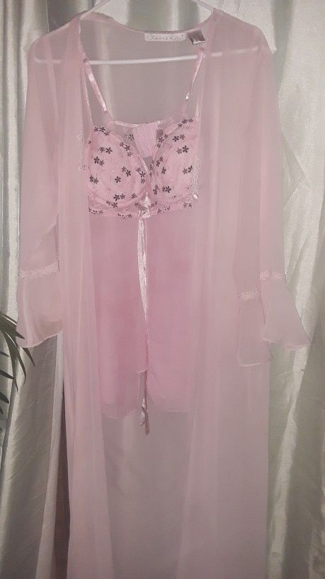 Nightgown and Bathrobe