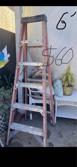 Excellent condition, 6 feet and more sizes available fiberglass Ladders