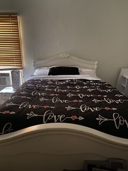 Shabby Chick Full-size Bedroom Set