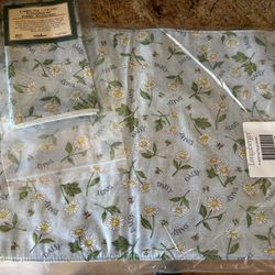 Longaberger NWT Vintage Collectible Pair Cotton Daisy Placemats And Napkins