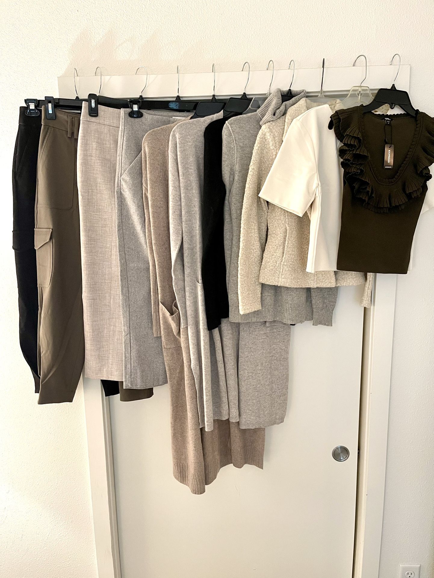 CASHMERE! 11 Piece Lot, XS/0/2 Petite Gently Used Work Clothes, Express Ann Taylor Banana Republic Tahari