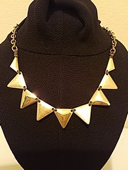 BLM SOHO • Golden Necklace 💖👌🏻
