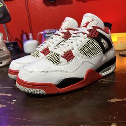 Jordan 4 FireRed SIZE 12