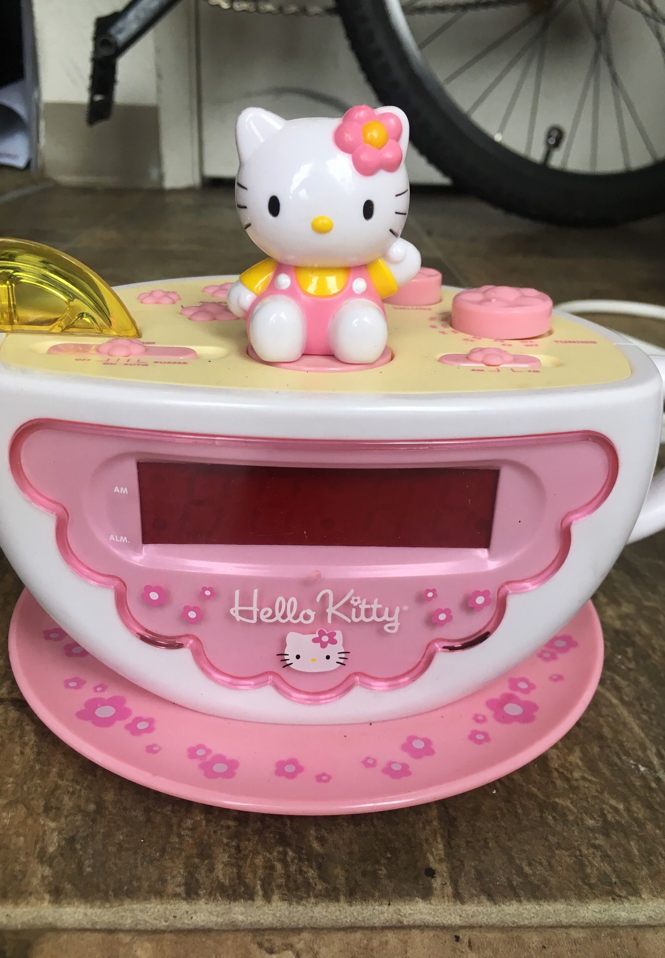 Hello Kitty light up clock