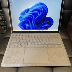 Microsoft Surface laptop 3, core i7- 10th  Gen 
