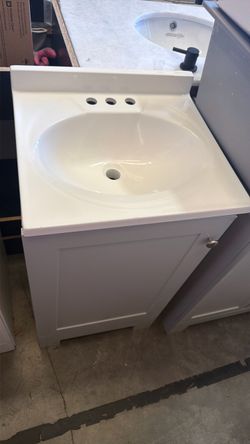 18 in vanity bathroom $89