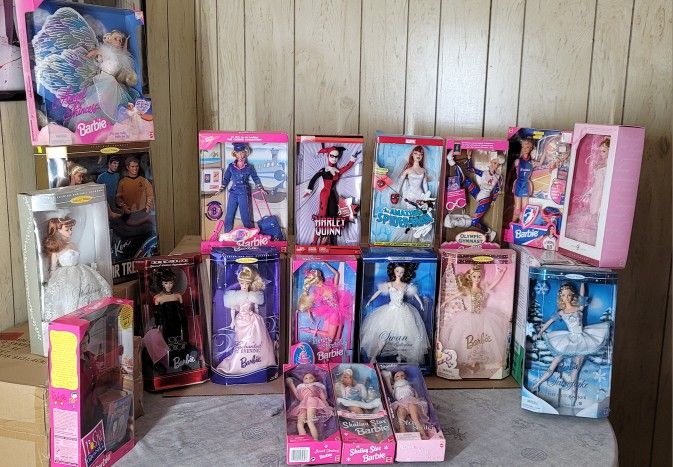 Lot of 130 Barbies - King Kong, Harley Quinn, Mary Jane Bride, Harley Davidson, 90s, Disney