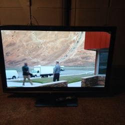 Panasonic 50 Inch Tv. This Is Not a Smart TV. Works Excellent  With Remote. Cable TV, Game Console, Or Antenna TV.  With Sound Bar W/Remote.