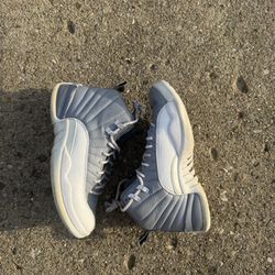 JORDAN 12 STEALTH SZ 8 NO BOX/CUT ON SHOE