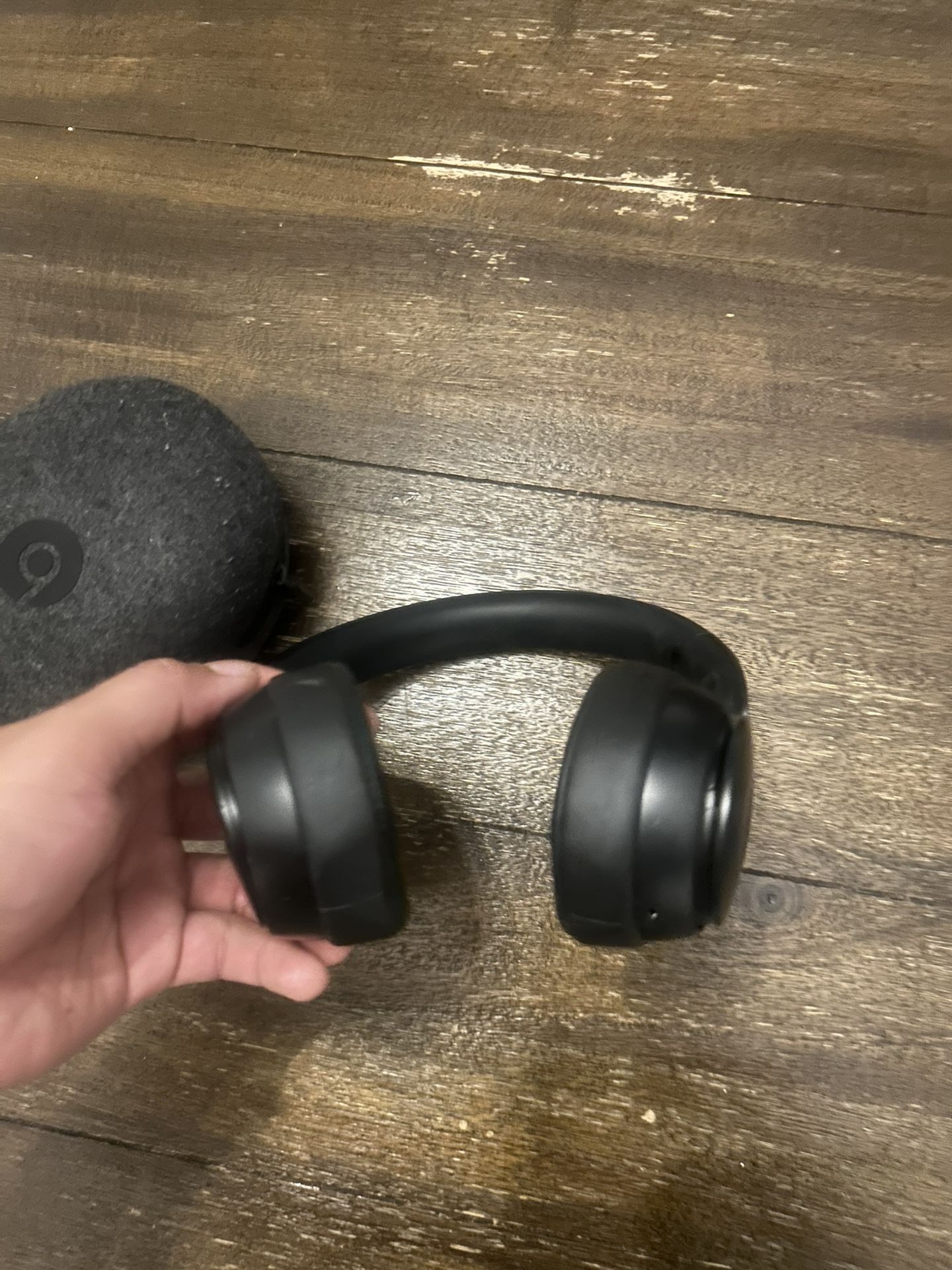 Beats Solo Pro