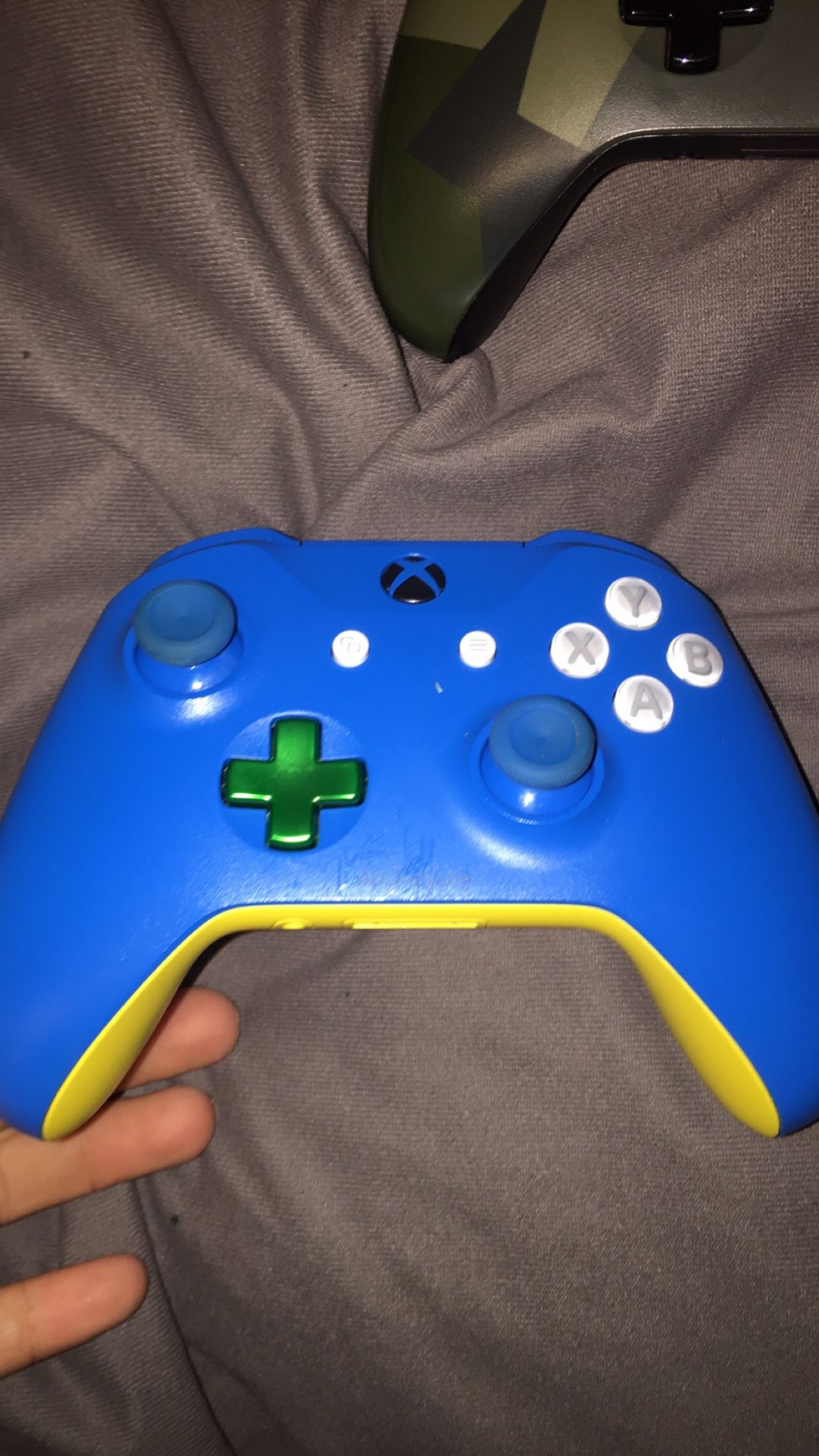 3 Xbox remotes