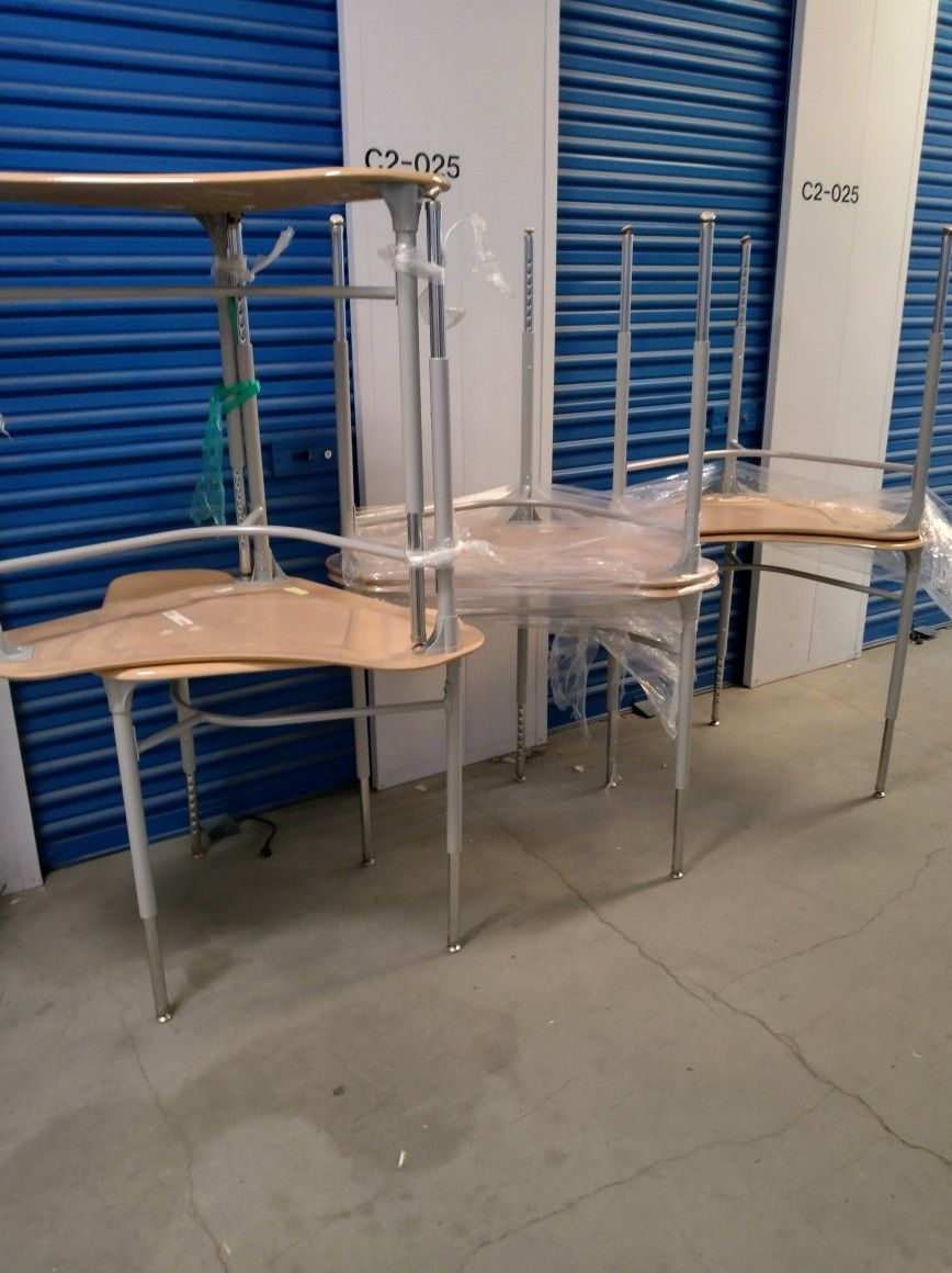Class Room Desk /Corner Desk Adjustable Heigh Legs