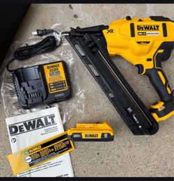 DEWALT 20V MAX XR Lithium-Ion Cordless 2-1/2 in. 15-Gauge Finish Nailer Kit with 2.0Ah Battery, Charger and Contractor Bag