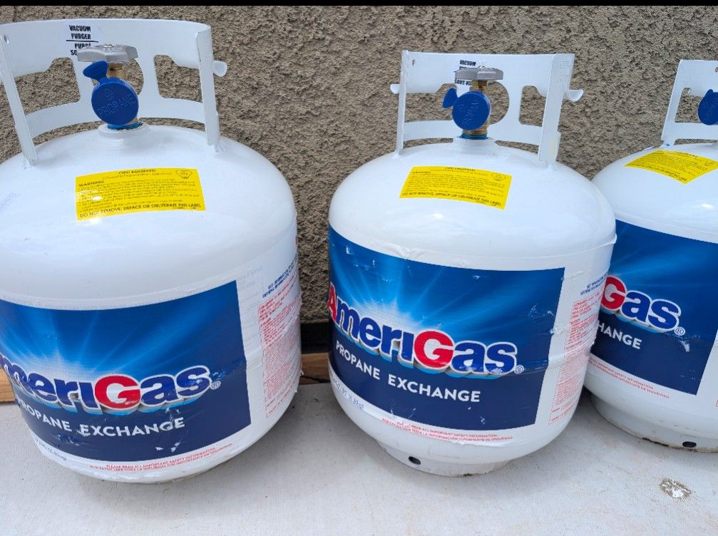 New, 5 Gallon PROPANE Tanks. FULL TANKS