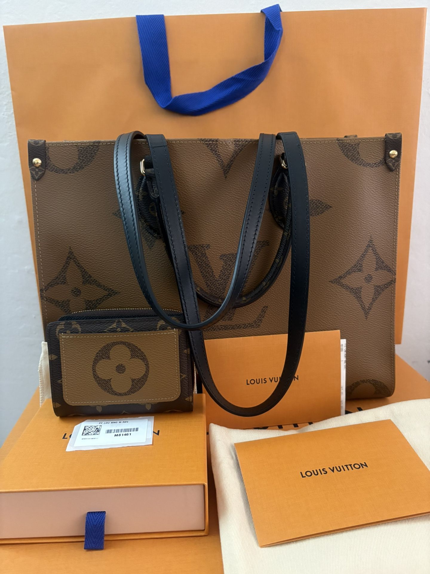 LV On The Go MM And Lou Wallet