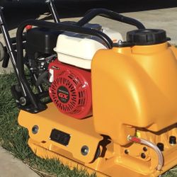 Honda powered plate compactor
