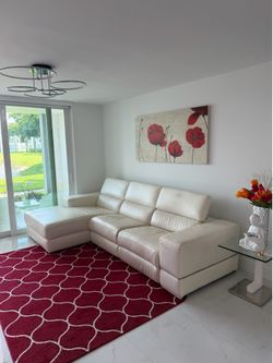 Sofá de Piel reclinable $250
