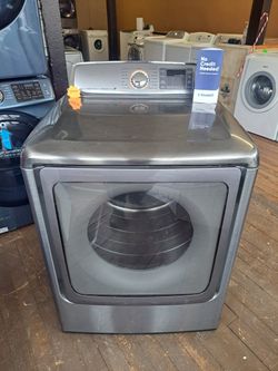 Samsung mega Capacity 9.0 cbft electric dryer nice and clean financing available