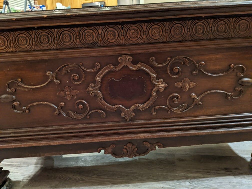 Lane Cedar Chest, Antique From 1920's