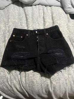 Levi Size 24 Shorts