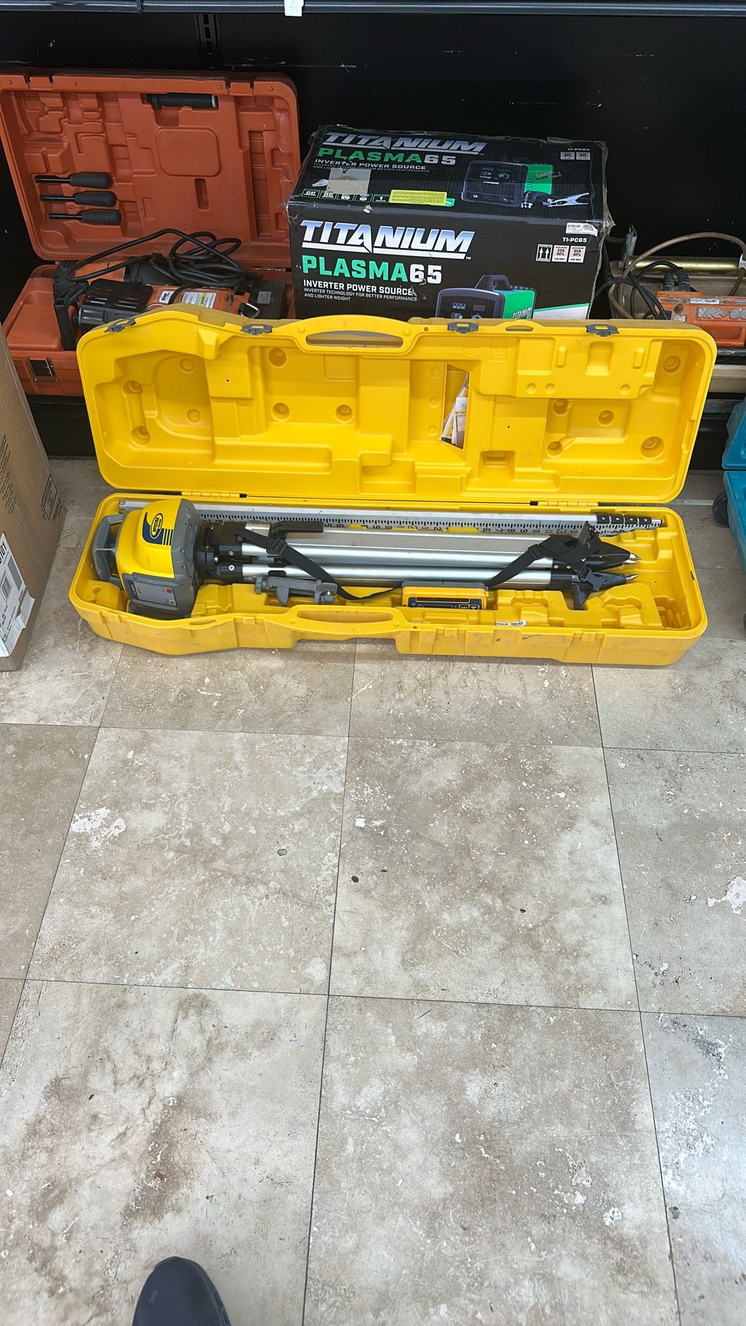 Spectra Precision Laser Level LL300N