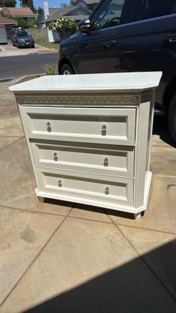 Really nice Shabby Chic dresser