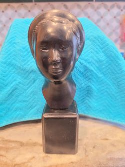 BRONZE BUST, Nguyen Thanh Lebronze