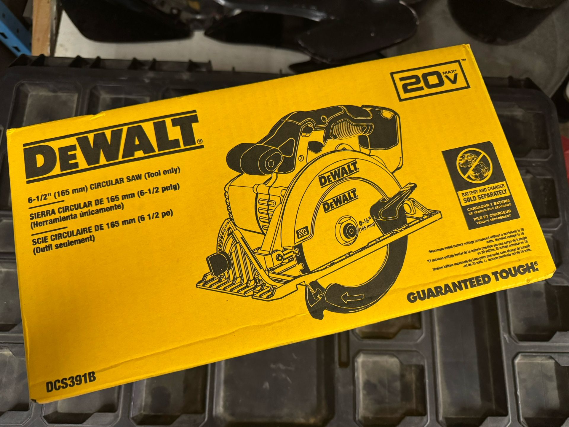 NEW Boxed DCS391B DeWALT Circular Saw 6 1/2” Milwaukee Makita