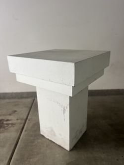 Display Pedestal