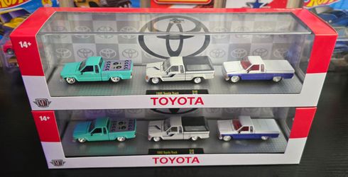 M2 Machines Toyota 1985 Truck S46 3-Pack Die-Cast Set (x2)