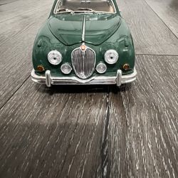 1/18 Scale 1959 JAGUAR MARK II”Green Version”Limited Edition 