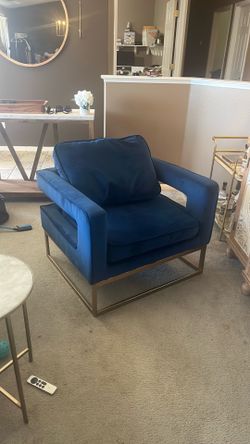 Velvet blue accent chair