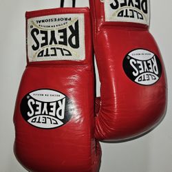 Cleto Reyes Boxing Gloves 10.oz