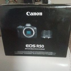 Canon EosR50 RF 18-45mm F4.5-6.3IS   STM KIT