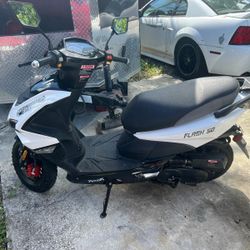Moto 🛵 Usend Good Condition 