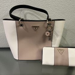 GUESS PURSE AND WALLET