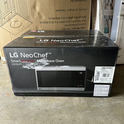 LG NeoChef 21.41 in. Width 1.5 cu.ft. Stainless Steel with Smart Inverter 1100-Watt Countertop Microwave